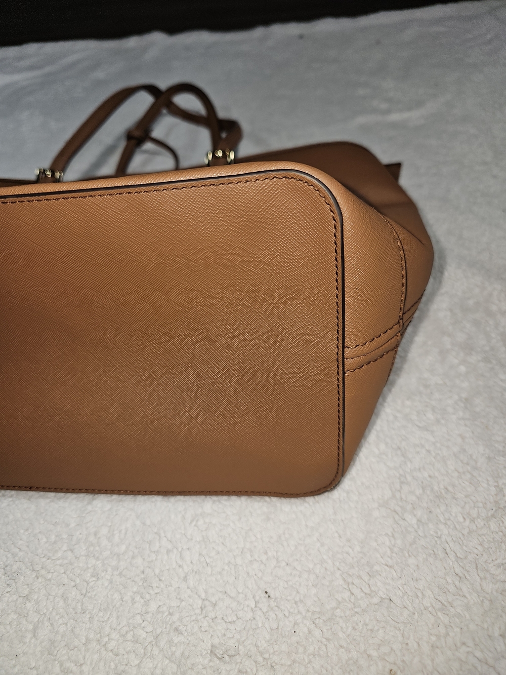 Michael Kors Jet Set Travel Handbag. - Picture 5 of 13